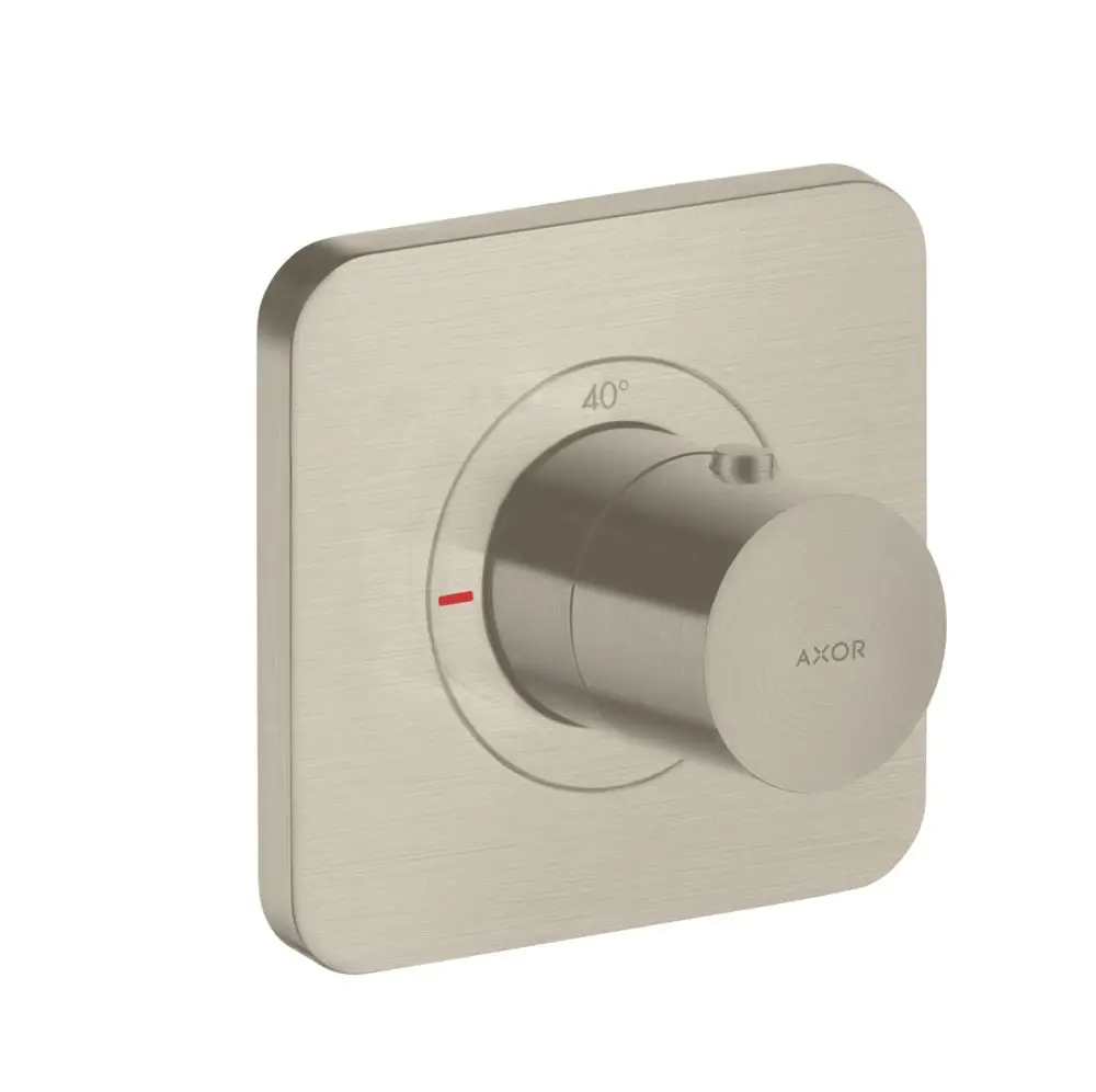 AXOR Thermostat mit runder Kontrolleinheit und Temperatureinstellung, montiert auf einer rechteckigen, gebürsteten Nickelplatte. Rot markierte Temperaturanzeige.